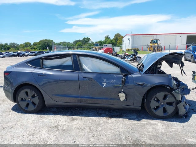 Tesla Model 3 Long Range Dual Motor All-wheel Drive 2022 5YJ3E1EB5NF184147 Image 13