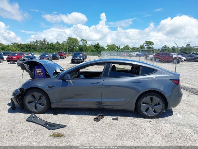 Tesla Model 3 Long Range Dual Motor All-wheel Drive 2022 5YJ3E1EB5NF184147 Image 14