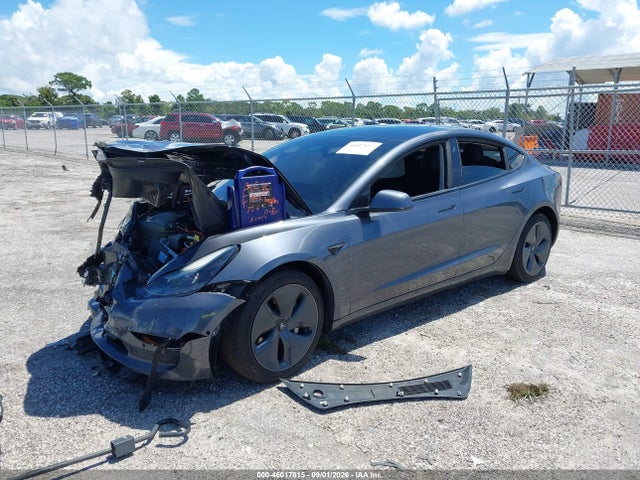 Tesla Model 3 Long Range Dual Motor All-wheel Drive 2022 5YJ3E1EB5NF184147 Image 2