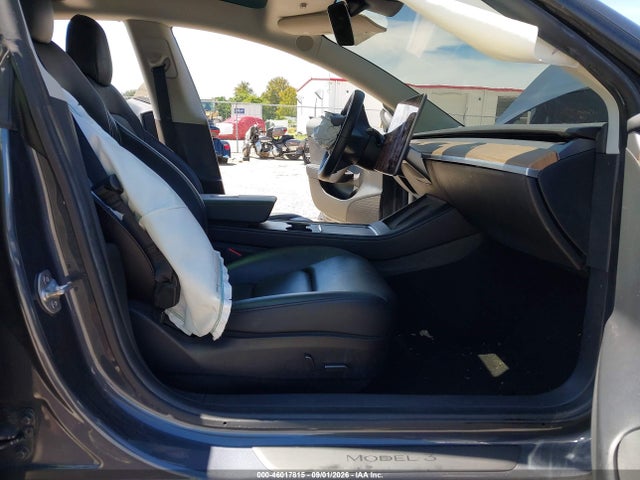 Tesla Model 3 Long Range Dual Motor All-wheel Drive 2022 5YJ3E1EB5NF184147 Image 5