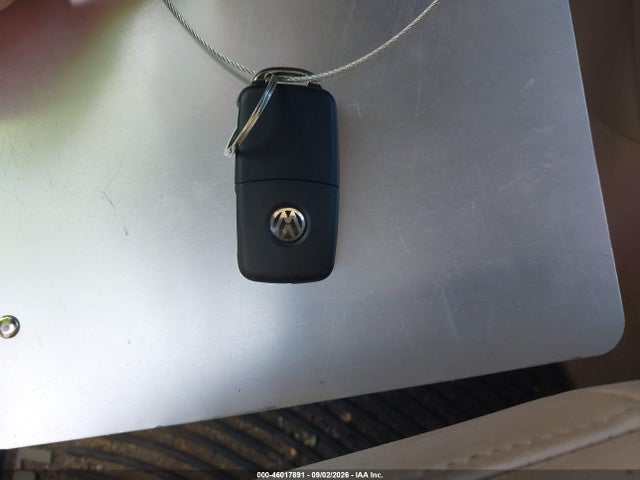 46017891 :رقم المزاد ، 3VW517AT9HM824072 vin ، 2017 Volkswagen Beetle #pinkbeetle/1.8t Classic/1.8t S/1.8t Se/1.8t Sel مزاد بيع