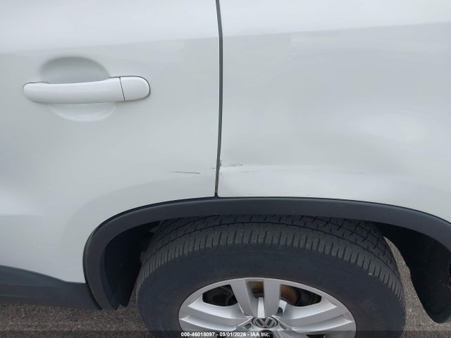 Aukcja sprzedaży 2016 Volkswagen Tiguan S, vin: WVGBV7AX5GW600885, numer aukcji: 46018097