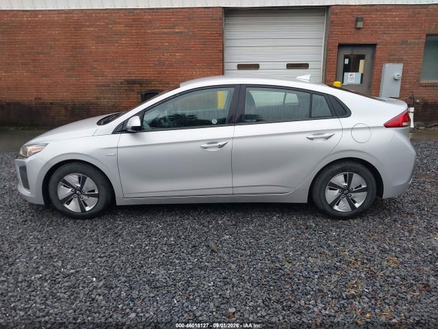 46018127 :رقم المزاد ، KMHC65LC9JU076238 vin ، 2018 Hyundai Ioniq Hybrid Blue مزاد بيع