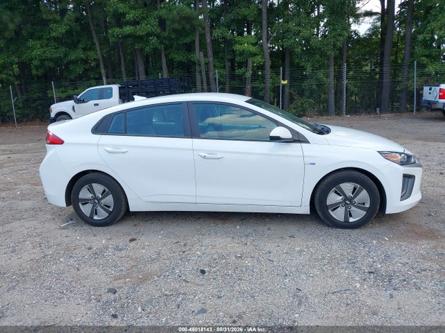 Продаж на аукціоні авто 2020 Hyundai Ioniq Hybrid Blue, vin: KMHC65LC2LU220005, номер лоту: 46018143