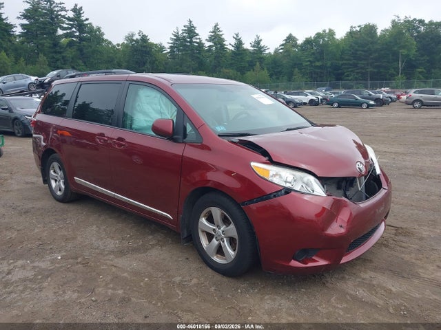 Toyota Sienna Le 8 Passenger 2017 5TDKZ3DC6HS871854 головне зображення