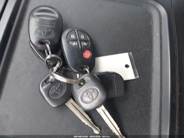 5TDKZ3DC6HS871854 Toyota Sienna Le 8 Passenger