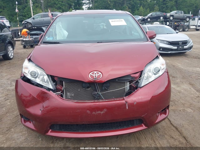 5TDKZ3DC6HS871854 Toyota Sienna Le 8 Passenger