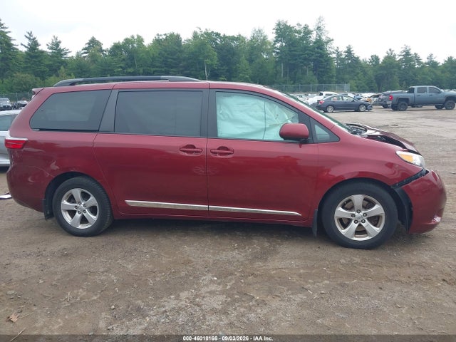 5TDKZ3DC6HS871854 Toyota Sienna Le 8 Passenger