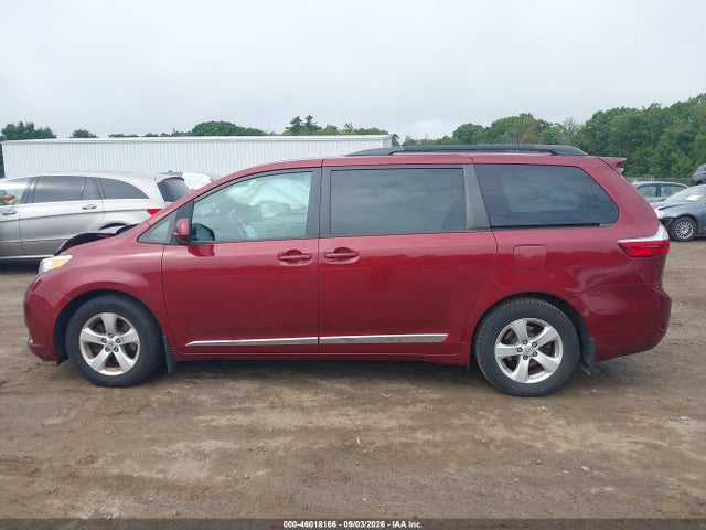 5TDKZ3DC6HS871854 Toyota Sienna Le 8 Passenger