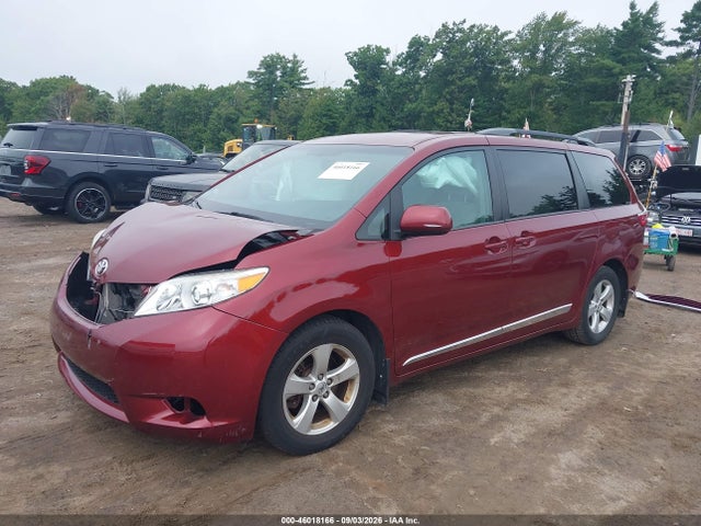5TDKZ3DC6HS871854 Toyota Sienna Le 8 Passenger
