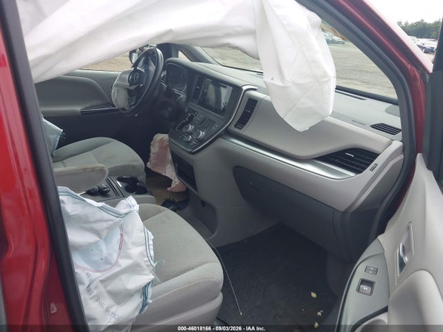 5TDKZ3DC6HS871854 Toyota Sienna Le 8 Passenger