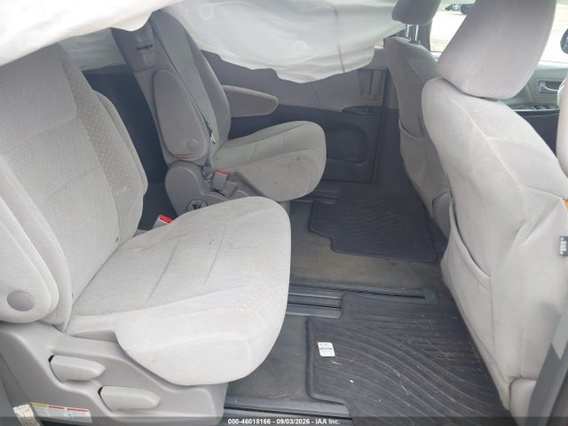 5TDKZ3DC6HS871854 Toyota Sienna Le 8 Passenger