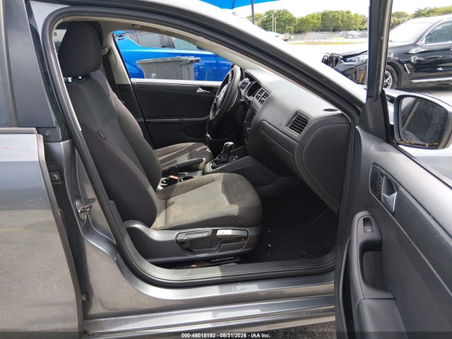 2015 Volkswagen Jetta 2.0l S მანქანა იყიდება აუქციონზე, vin: 3VW2K7AJ7FM211377, აუქციონის ნომერი: 46018192