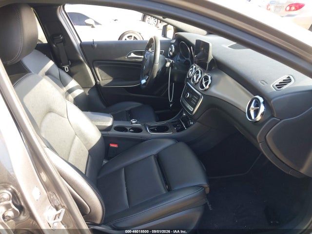 46018500 :رقم المزاد ، WDCTG4GB9JJ491701 vin ، 2018 Mercedes-benz Gla 250 4matic مزاد بيع