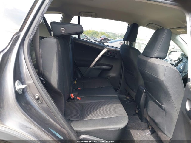 Toyota RAV4 LE 2018 JTMBFREV1JJ215236 Image 8