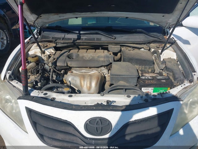 46018589 :رقم المزاد ، 4T1BF3EK7AU510113 vin ، 2010 Toyota Camry Le مزاد بيع