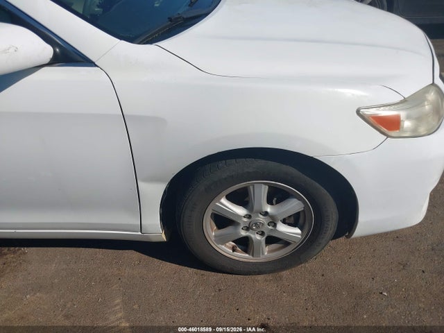 46018589 :رقم المزاد ، 4T1BF3EK7AU510113 vin ، 2010 Toyota Camry Le مزاد بيع