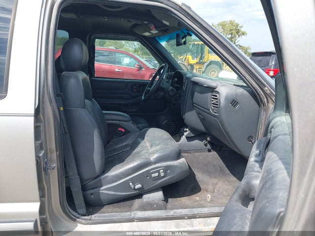 46018626 :رقم المزاد ، 1GNDT13W512106469 vin ، 2001 Chevrolet Blazer Lt مزاد بيع