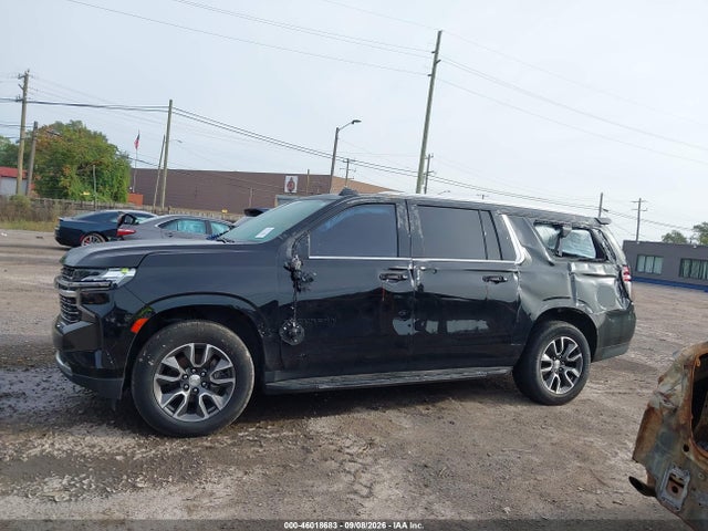 46018683 :رقم المزاد ، 1GNSKCKD2NR112233 vin ، 2022 Chevrolet Suburban 4wd Lt مزاد بيع