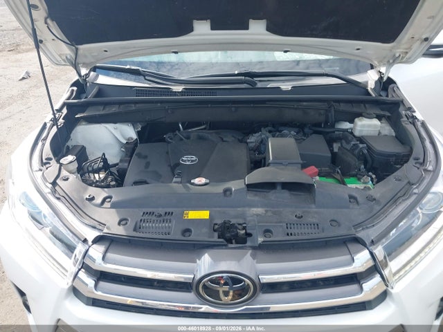 46018928 :رقم المزاد ، 5TDDZRFH7JS894604 vin ، 2018 Toyota Highlander Limited مزاد بيع
