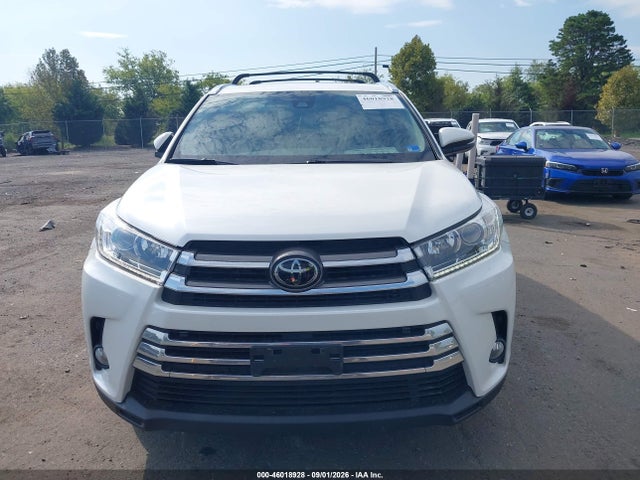 46018928 :رقم المزاد ، 5TDDZRFH7JS894604 vin ، 2018 Toyota Highlander Limited مزاد بيع