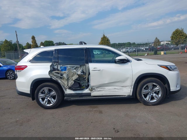 46018928 :رقم المزاد ، 5TDDZRFH7JS894604 vin ، 2018 Toyota Highlander Limited مزاد بيع
