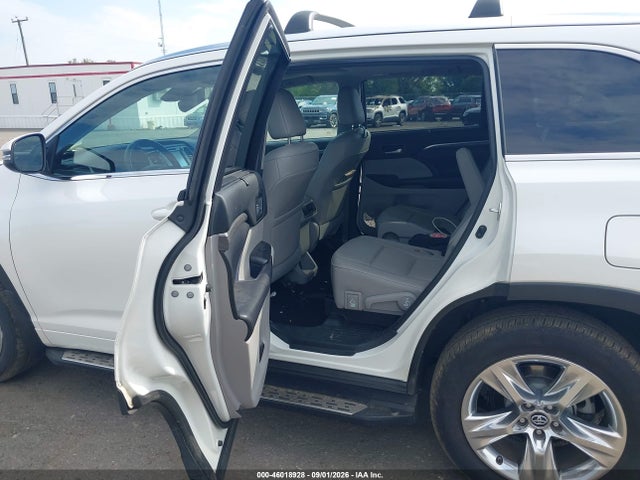 46018928 :رقم المزاد ، 5TDDZRFH7JS894604 vin ، 2018 Toyota Highlander Limited مزاد بيع