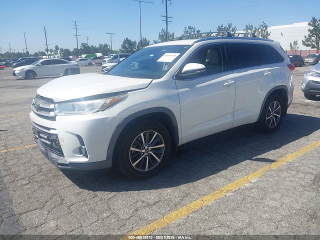 Toyota Highlander Xle 2018 5TDKZRFH9JS545192 Image 2