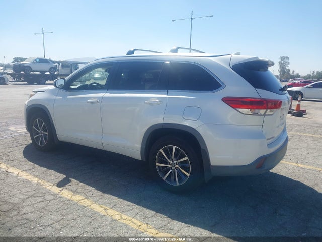 5TDKZRFH9JS545192 Toyota Highlander Xle