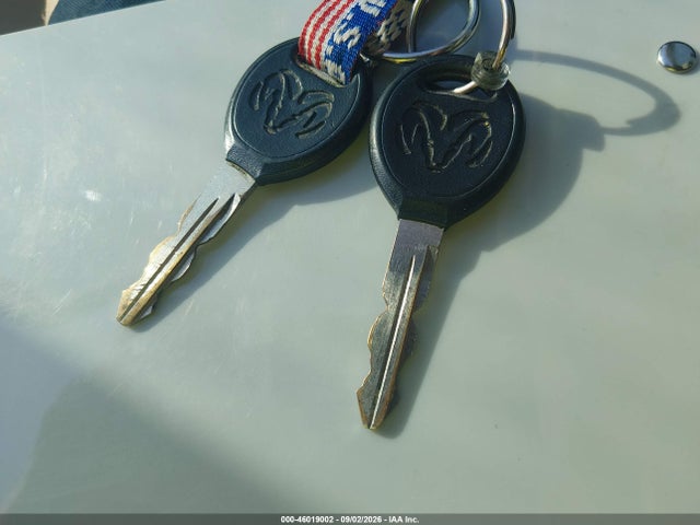 46019002 :رقم المزاد ، 1D4GP25BX5B117129 vin ، 2005 Dodge Caravan Se مزاد بيع