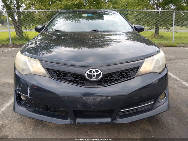 46019048 :رقم المزاد ، 4T1BF1FK0EU404966 vin ، 2014 Toyota Camry Se مزاد بيع