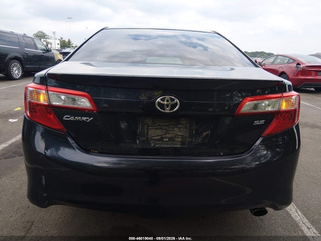 46019048 :رقم المزاد ، 4T1BF1FK0EU404966 vin ، 2014 Toyota Camry Se مزاد بيع