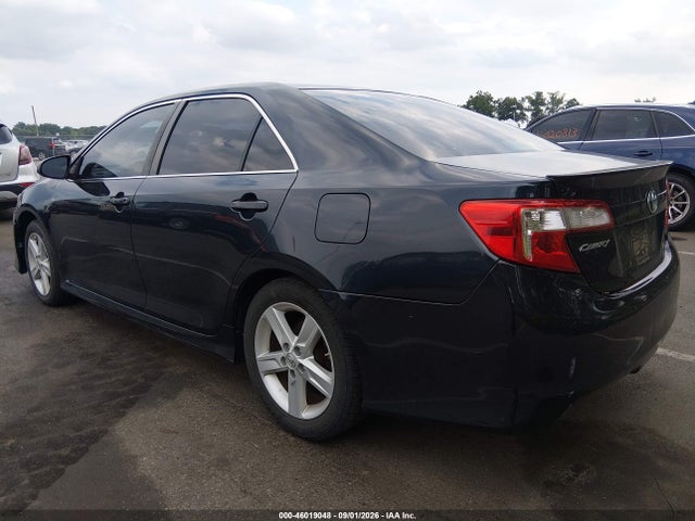 46019048 :رقم المزاد ، 4T1BF1FK0EU404966 vin ، 2014 Toyota Camry Se مزاد بيع