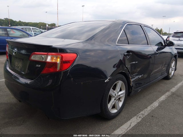 46019048 :رقم المزاد ، 4T1BF1FK0EU404966 vin ، 2014 Toyota Camry Se مزاد بيع