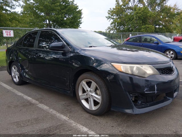 46019048 :رقم المزاد ، 4T1BF1FK0EU404966 vin ، 2014 Toyota Camry Se مزاد بيع