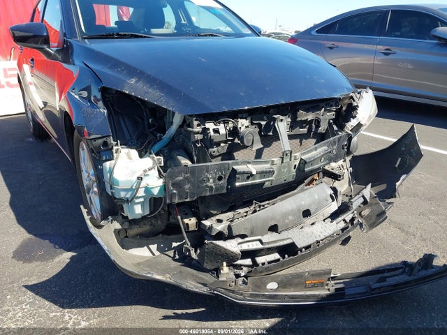46019054 :رقم المزاد ، 3MYDLBYV1JY310123 vin ، 2018 Toyota Yaris Ia مزاد بيع