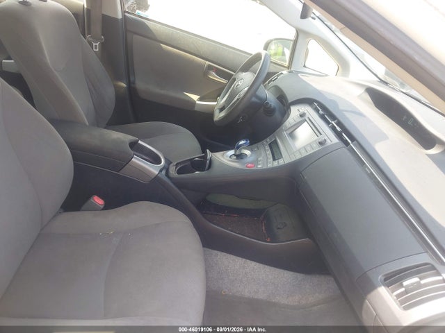 JTDKN3DU1F0433117 Toyota Prius Three