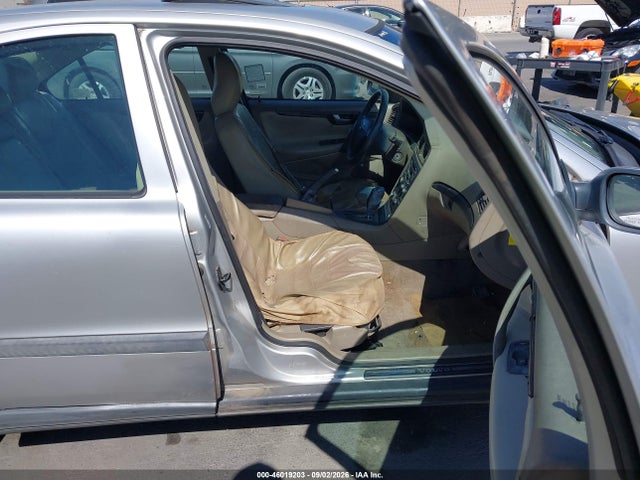 2002 Volvo S60 2.4 მანქანა იყიდება აუქციონზე, vin: YV1RS61R822144804, აუქციონის ნომერი: 46019203