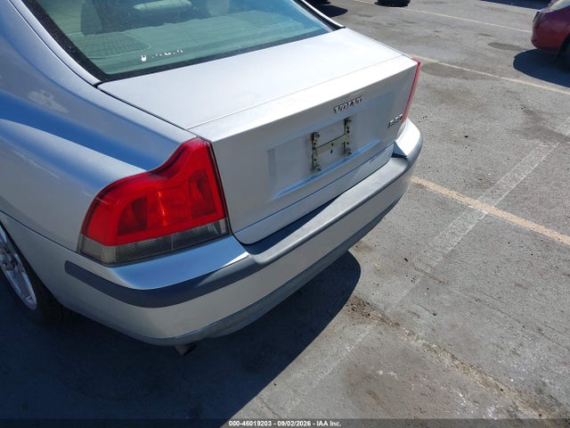 2002 Volvo S60 2.4 მანქანა იყიდება აუქციონზე, vin: YV1RS61R822144804, აუქციონის ნომერი: 46019203