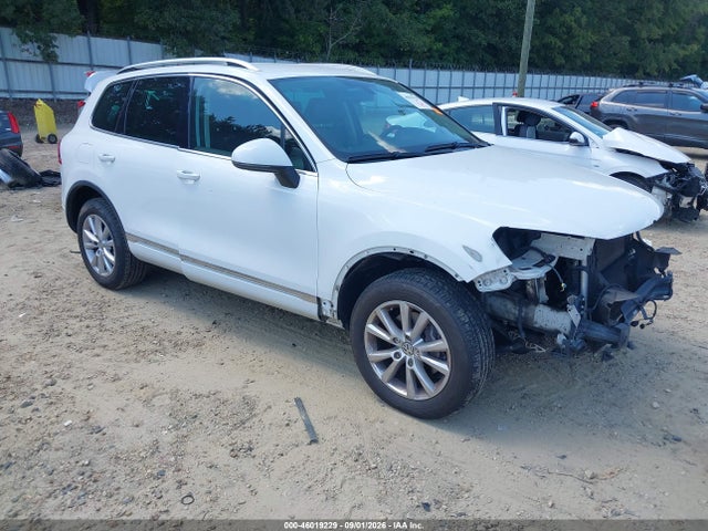 2014 Volkswagen Touareg 3.6l Sport მანქანა იყიდება აუქციონზე, vin: WVGEF9BP0ED014253, აუქციონის ნომერი: 46019229