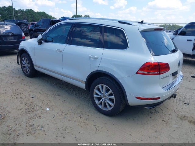2014 Volkswagen Touareg 3.6l Sport მანქანა იყიდება აუქციონზე, vin: WVGEF9BP0ED014253, აუქციონის ნომერი: 46019229