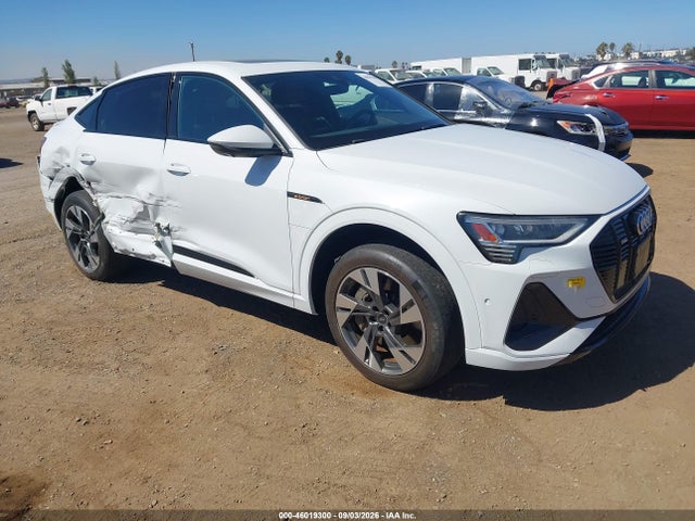 2022 Audi E-tron Sportback Premium S Line Quattro მანქანა იყიდება აუქციონზე, vin: WA11AAGE9NB013134, აუქციონის ნომერი: 46019300