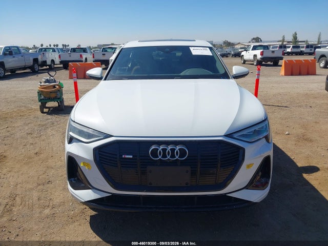 2022 Audi E-tron Sportback Premium S Line Quattro მანქანა იყიდება აუქციონზე, vin: WA11AAGE9NB013134, აუქციონის ნომერი: 46019300