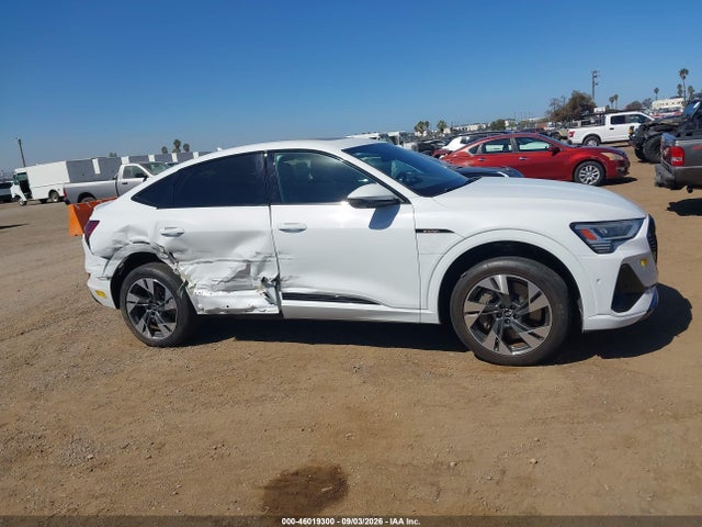 2022 Audi E-tron Sportback Premium S Line Quattro მანქანა იყიდება აუქციონზე, vin: WA11AAGE9NB013134, აუქციონის ნომერი: 46019300