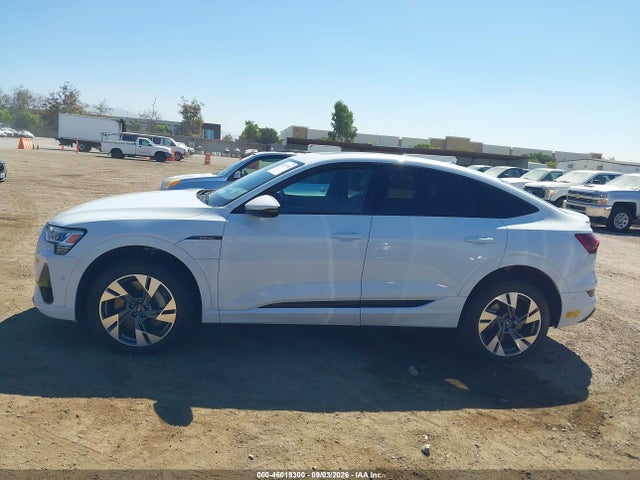 2022 Audi E-tron Sportback Premium S Line Quattro მანქანა იყიდება აუქციონზე, vin: WA11AAGE9NB013134, აუქციონის ნომერი: 46019300