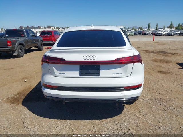 2022 Audi E-tron Sportback Premium S Line Quattro მანქანა იყიდება აუქციონზე, vin: WA11AAGE9NB013134, აუქციონის ნომერი: 46019300