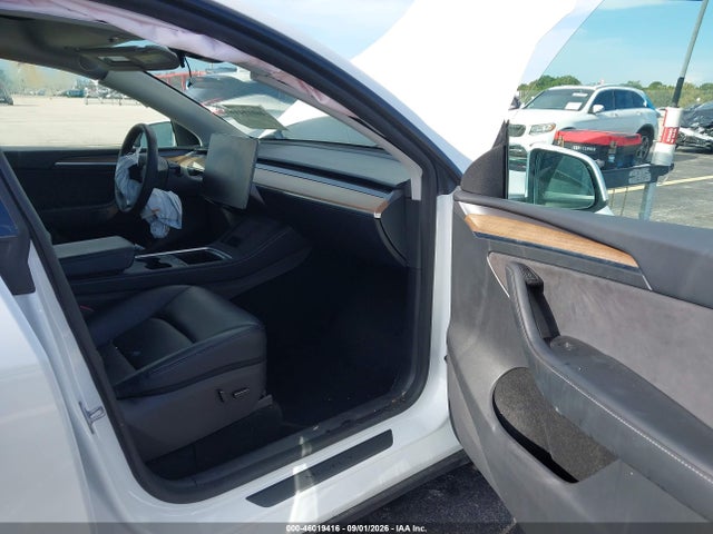 46019416 :رقم المزاد ، 7SAYGAEE3RF103813 vin ، 2024 Tesla Model Y Long Range Dual Motor All-wheel Drive مزاد بيع
