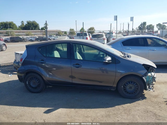 Toyota Prius C One 2014 JTDKDTB30E1071562 Image 14
