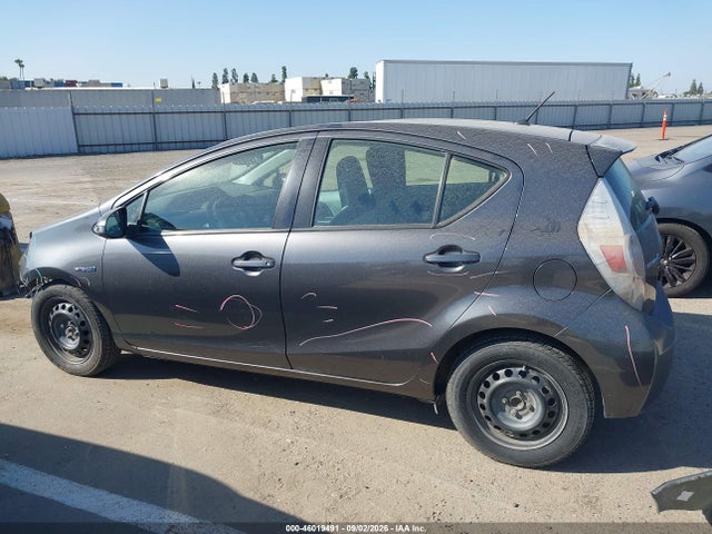 Toyota Prius C One 2014 JTDKDTB30E1071562 Image 15