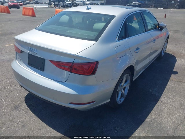 46019539 :رقم المزاد ، WAUACGFF6F1018583 vin ، 2015 Audi A3 1.8t Premium مزاد بيع